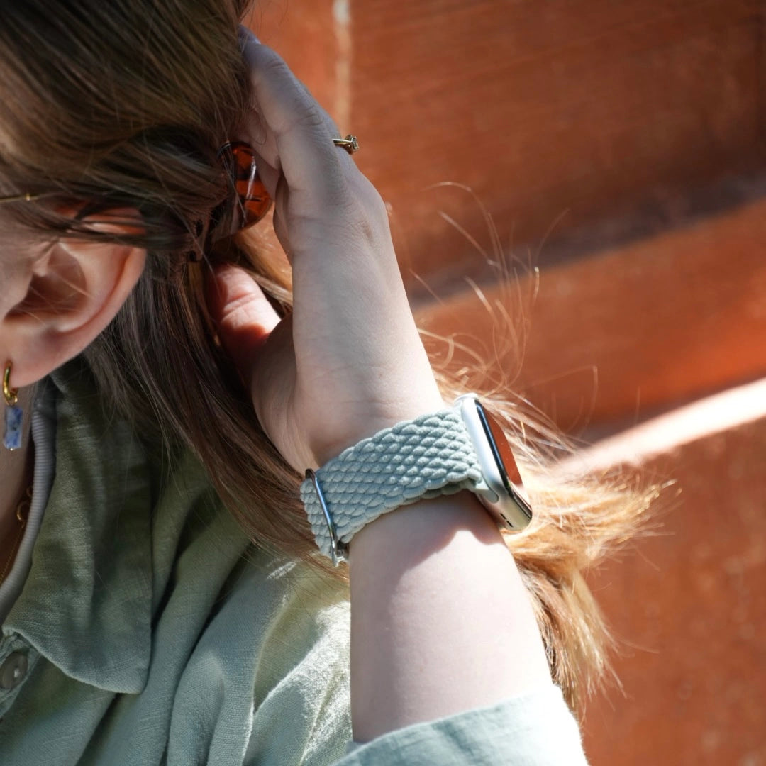 Stilvolles Breband Apple Watch Geflochtenes Loop Armband in frischem Hellgrün #farbe_hellgrün