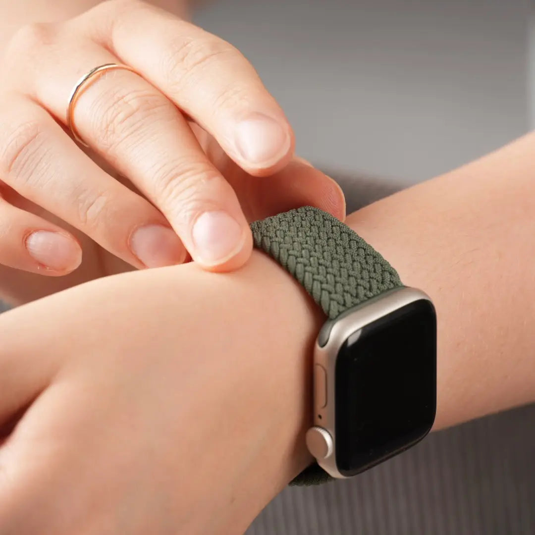 Sportliches Flexbraid Nylonarmband von Breband in Dunkelgrün für Apple Watch #farbe_dunkelgrün