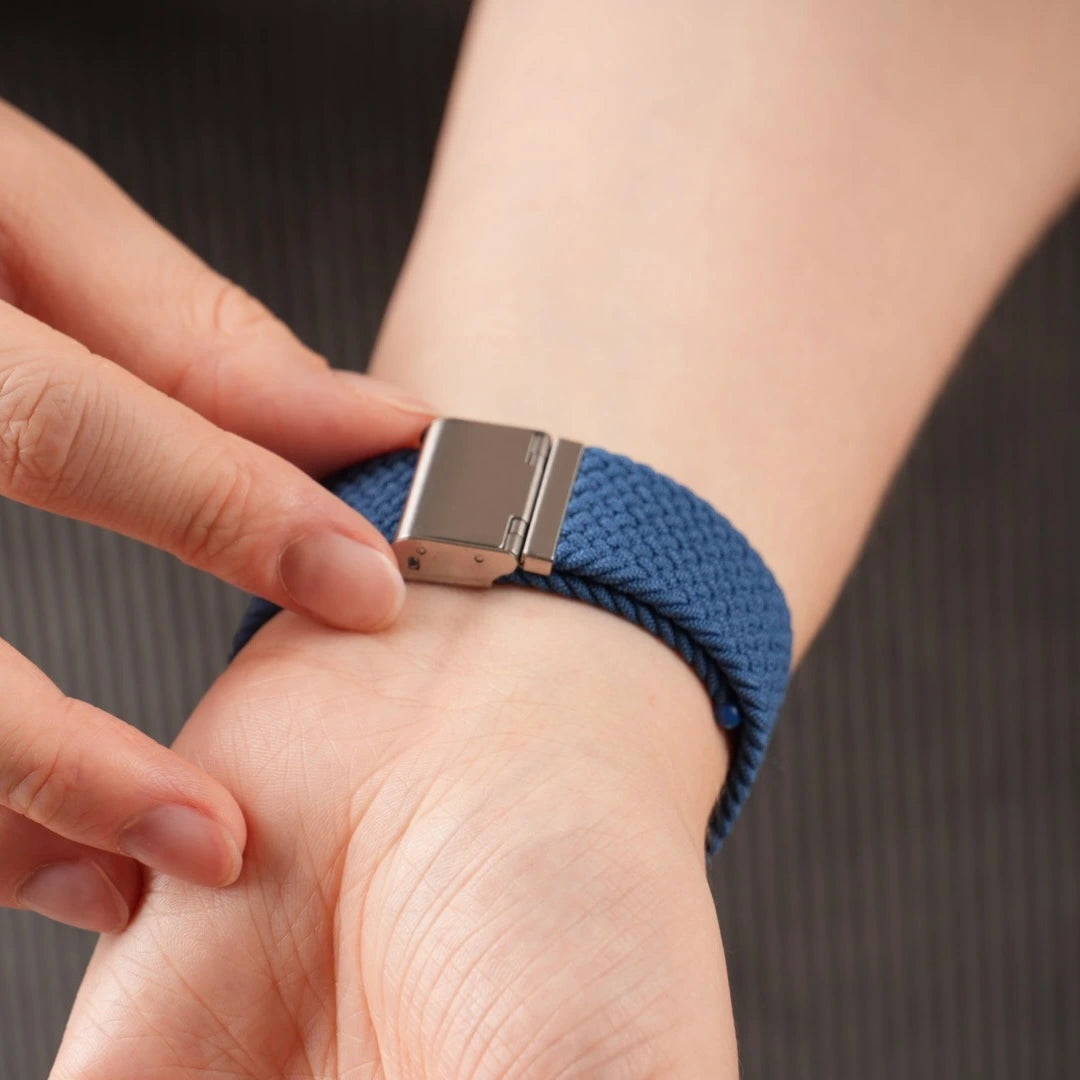Elegantes Breband Apple Watch Flexbraid Armband aus Nylon in Marineblau #farbe_marineblau