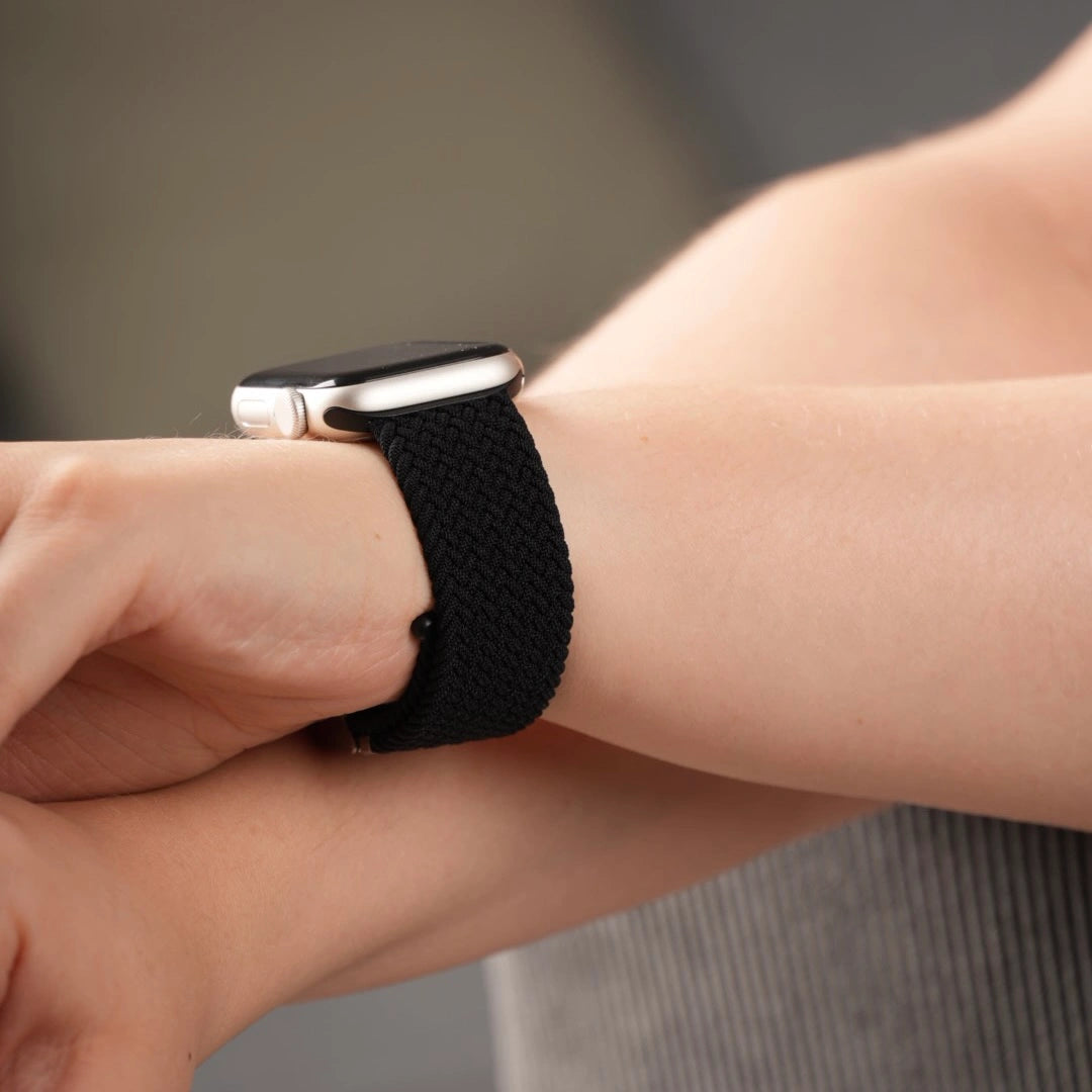 Sportliches Flexbraid Nylonarmband von Breband in Schwarz für Apple Watch #farbe_schwarz
