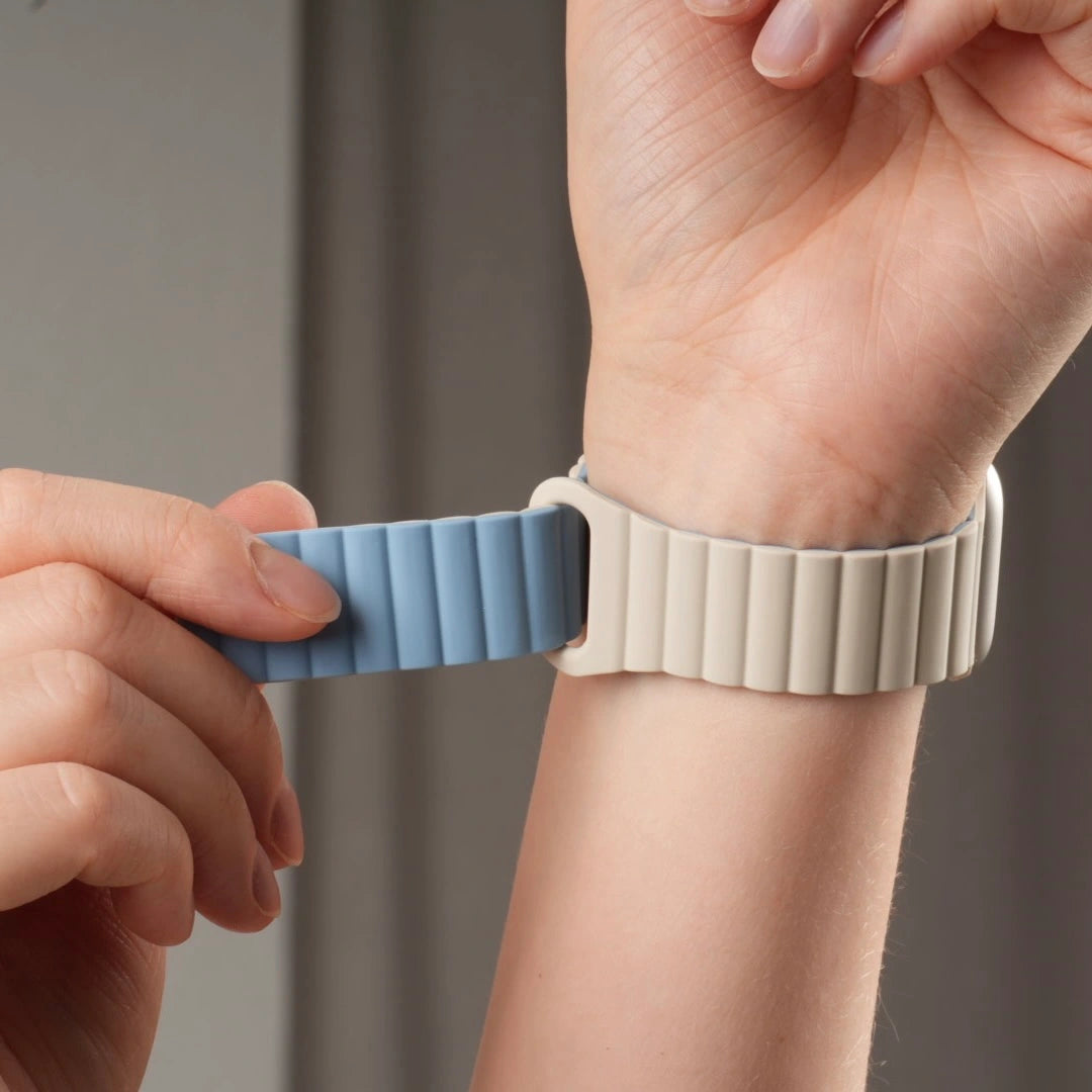 Stilvolles Silikon Dual Loop Armband für Apple Watch in Sand Blau von Breband #farbe_Sand Blau