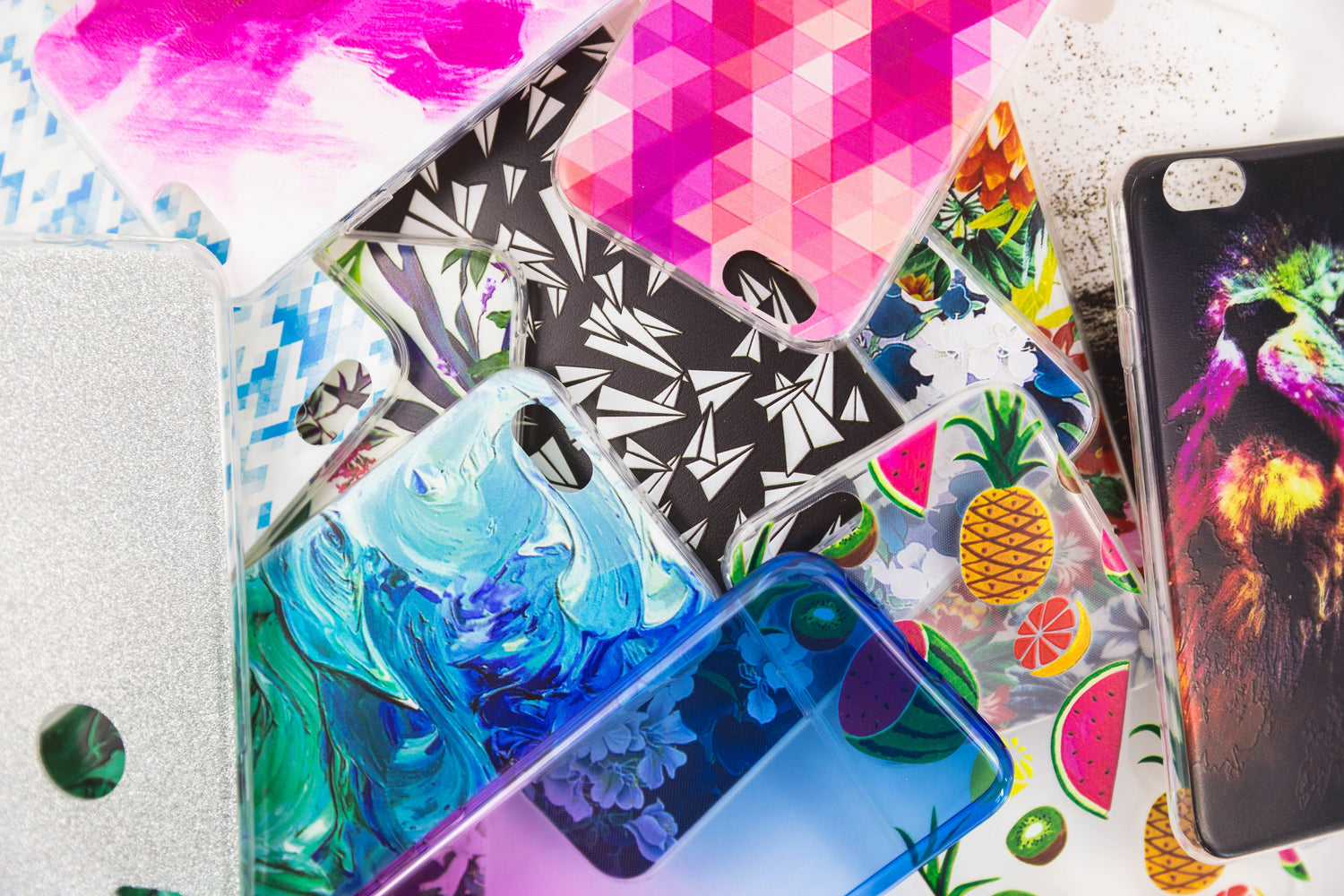 Verschiedene iPhone Silikon Handyhüllen mit bunten und kreativen Designs